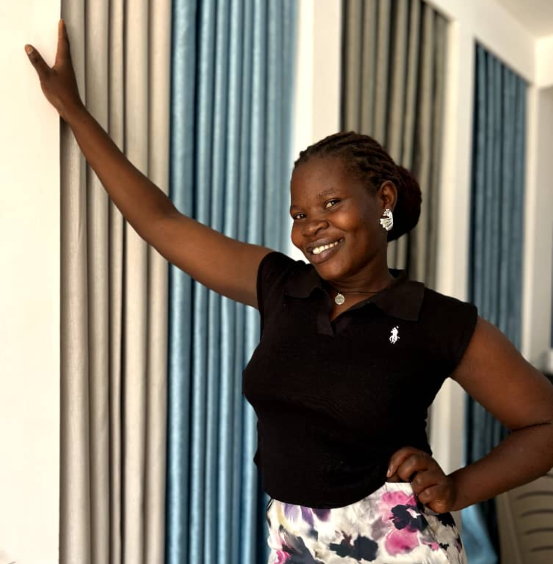 A member of the Omalo Graphics Centre team
